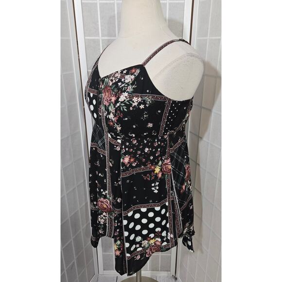 Torrid Floral Patchwork Zip Handkerchief Hem Babydoll Cami Top Size: 0X (12) - Picture 8 of 9